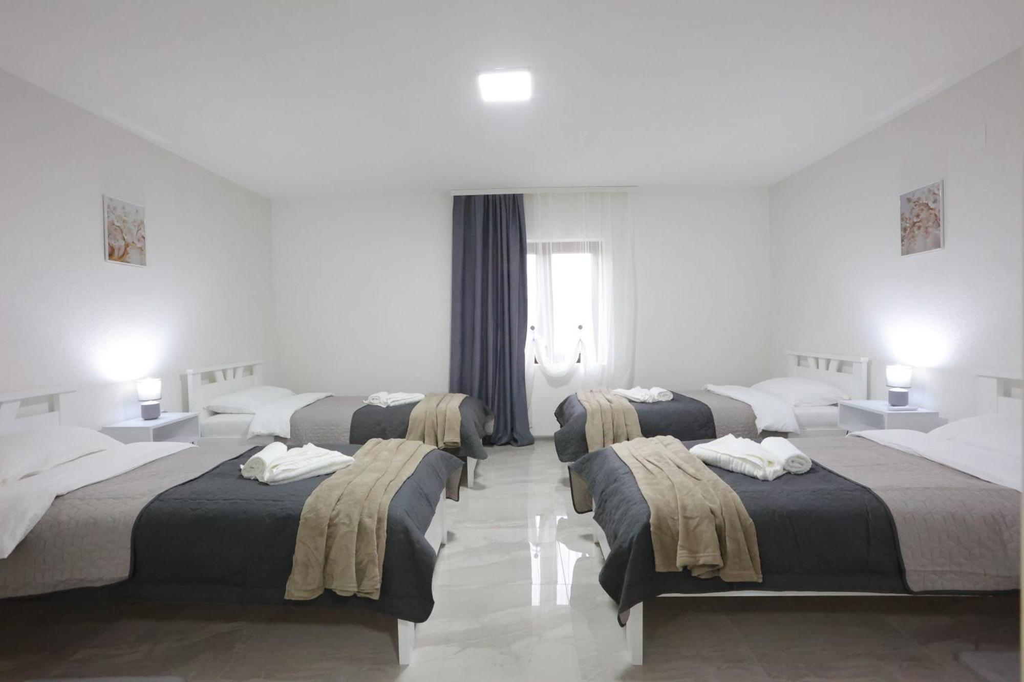 Ivan'S Guesthouse Paraćin Eksteriør bilde